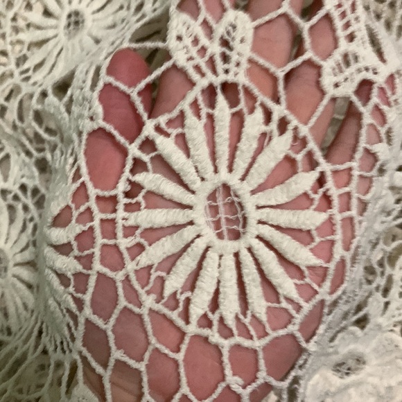 Flower shirt thingy? - Picture 2 of 3